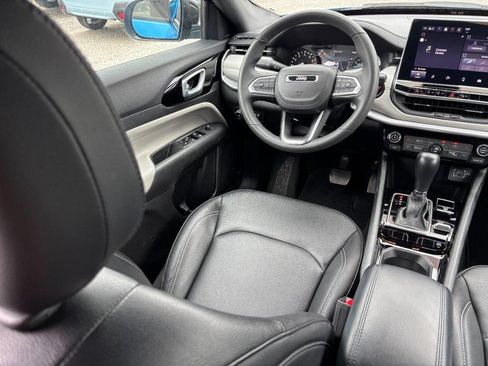 Used 2025 Jeep Compass Limited AWD/4WD image 14