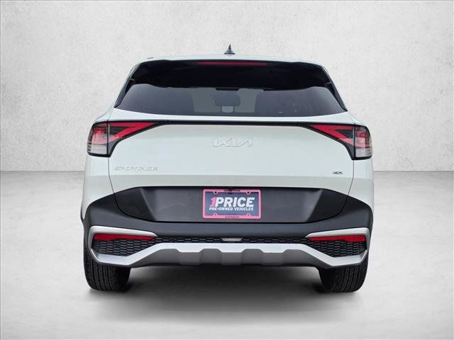 Used 2023 Kia Sportage LX AWD/4WD image 4