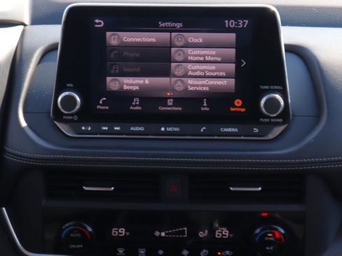 Used 2024 Nissan Rogue SV image 14