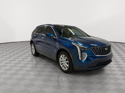 Certified 2019 Cadillac XT4 Luxury FWD image 2