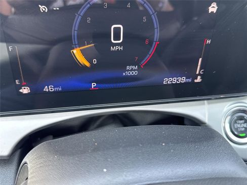 Used 2025 Chevrolet Trax LT w/ LT Convenience Package FWD image 35