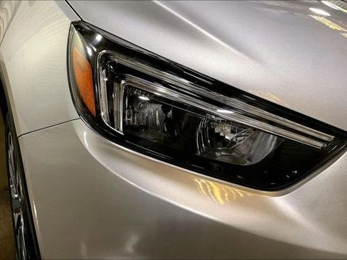 Used 2022 Buick Encore Preferred w/ Safety Package image 4