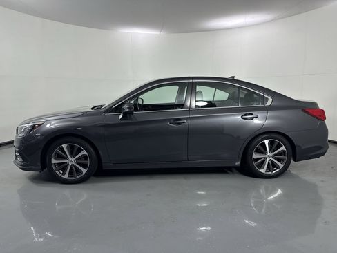 Used 2018 Subaru Legacy 2.5i Limited AWD/4WD image 2