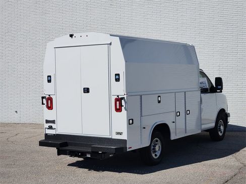 New 2025 Chevrolet Express 3500 w/ Power Convenience Package image 4
