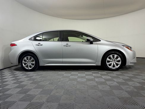 Used 2020 Toyota Corolla LE FWD image 8