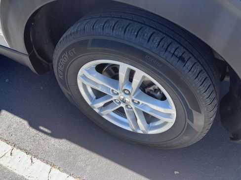 Certified 2023 Ford Explorer XLT image 11