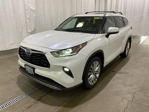 Used 2022 Toyota Highlander Platinum image 7