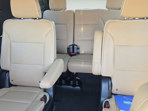 Used 2024 Chevrolet Tahoe Premier RWD image 14