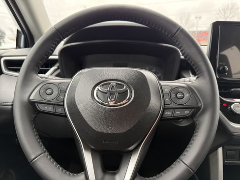 Used 2024 Toyota Corolla Cross LE image 12