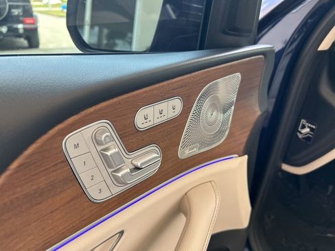Used 2022 Mercedes-Benz GLS 450 4MATIC image 51