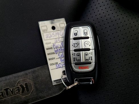 New 2025 Chrysler Pacifica Select image 27