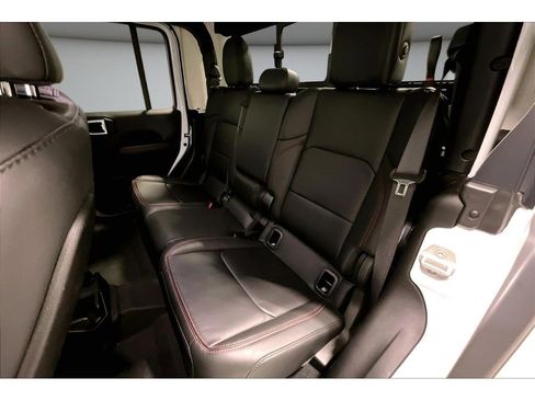 Used 2024 Jeep Gladiator Rubicon w/ Technology Group AWD/4WD image 27
