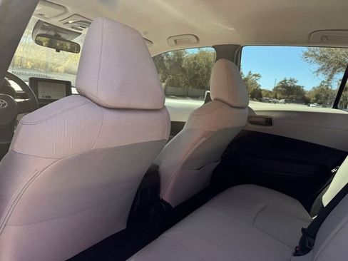 Used 2024 Toyota Corolla Cross L image 16