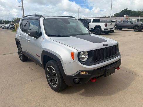 Used 2016 Jeep Renegade Trailhawk AWD/4WD image 5