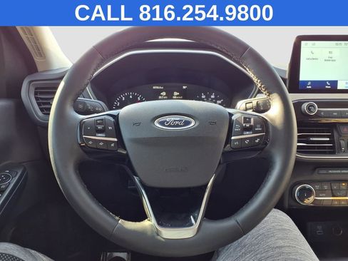 Used 2022 Ford Escape SE w/ SE Sport Appearance Package image 23