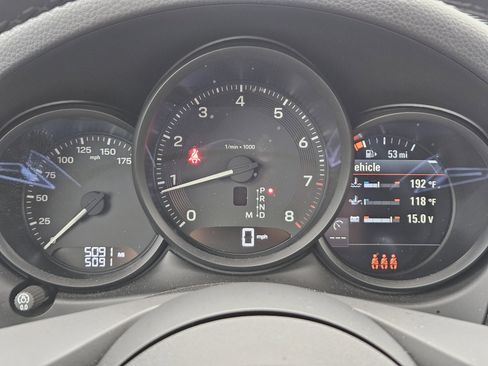 Certified 2025 Porsche Macan image 16