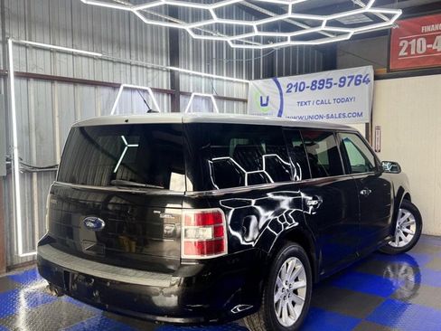 Used 2011 Ford Flex SEL w/ Rapid Spec Order Code FWD image 18