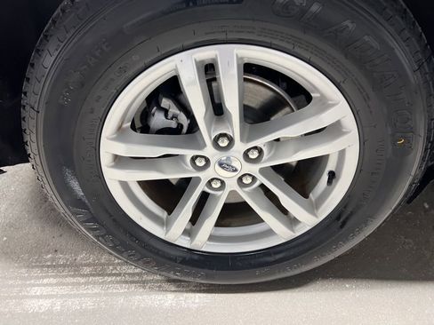 Used 2024 Ford Explorer XLT w/ Equipment Group 202A image 41