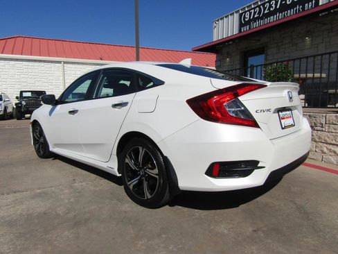 Used 2016 Honda Civic Touring image 3