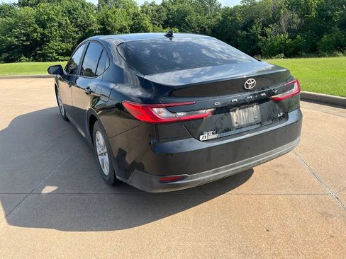 Used 2025 Toyota Camry LE w/ Convenience Package FWD image 3