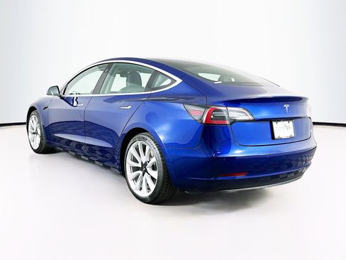 Used 2020 Tesla Model 3 Standard Range Plus image 5
