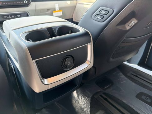 New 2026 Kia Carnival EX FWD image 12