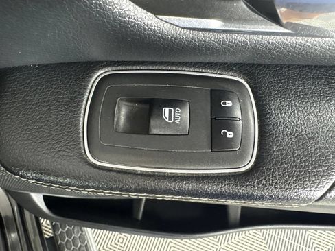 Used 2019 RAM 1500 Laramie w/ Sport Appearance Package AWD/4WD image 41