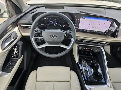 New 2025 Audi Q5 Prestige image 5
