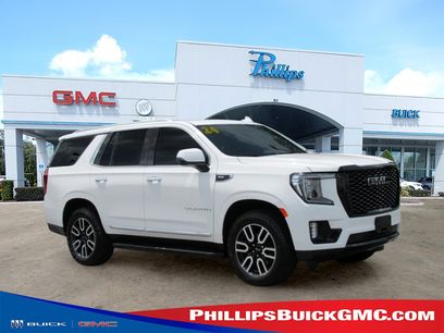Used 2024 GMC Yukon SLT w/ SLT Luxury Package