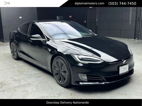 Used 2020 Tesla Model S Performance image 9