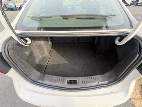 Used 2019 Ford Fiesta SE image 9