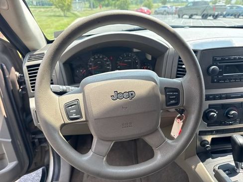 Used 2005 Jeep Grand Cherokee Laredo AWD/4WD image 18