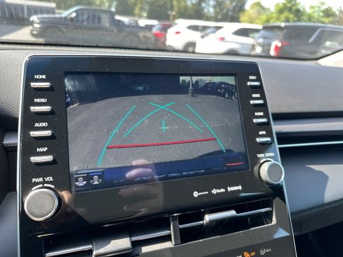 Used 2021 Toyota Avalon XSE FWD image 29