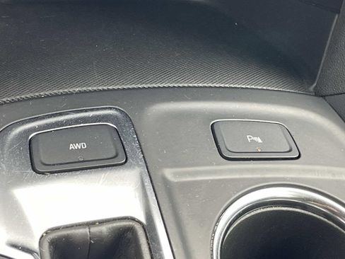 Used 2024 Chevrolet Equinox LT AWD/4WD image 19