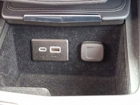 Used 2024 Cadillac XT4 Premium Luxury image 27