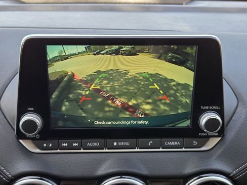 Used 2024 Nissan Sentra SV image 12