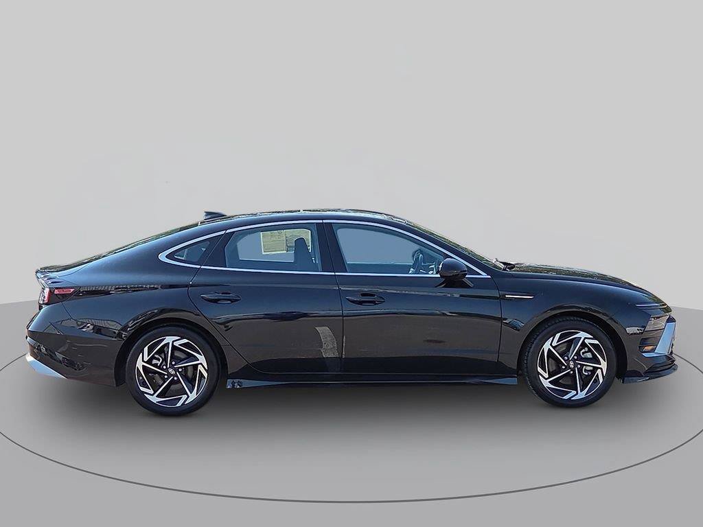 Used 2024 Hyundai Sonata SEL w/ Convenience Package FWD image 2