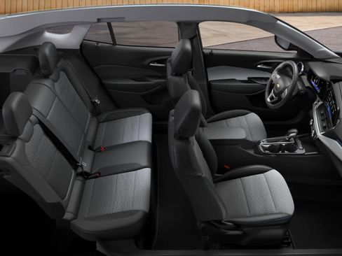 New 2026 Chevrolet Trax LT w/ LT Convenience Package FWD image 6