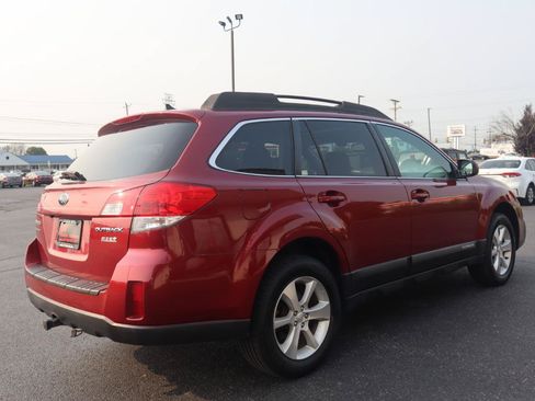 Used 2013 Subaru Outback 2.5i Limited AWD/4WD image 9