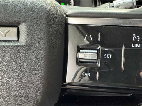 Used 2021 Land Rover Discovery Sport S image 32