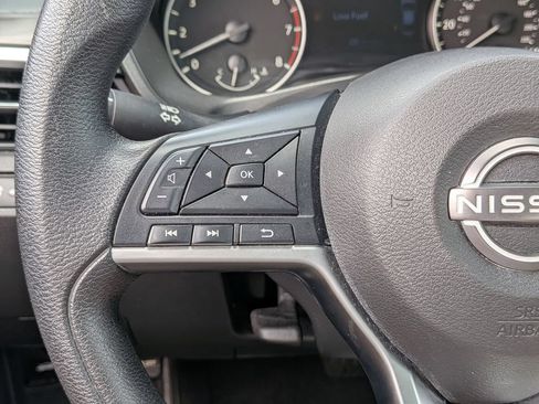 Used 2024 Nissan Altima 2.5 SV FWD image 19