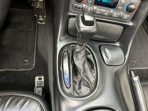 Used 2001 Chevrolet Corvette Convertible w/ Preferred Equipment Group2 image 18