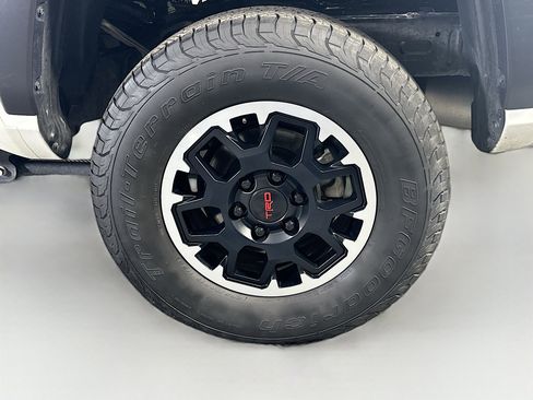 Used 2024 Toyota Tacoma TRD Off-Road AWD/4WD image 11