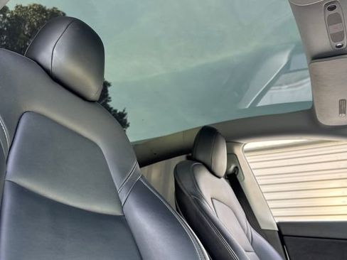 Used 2021 Tesla Model Y Long Range image 17