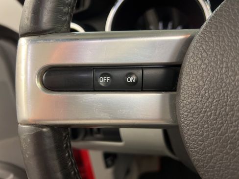 Used 2005 Ford Mustang GT Premium image 18