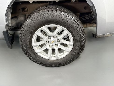 Used 2023 Chevrolet Silverado 1500 LT w/ Z71 Off-Road Package image 36