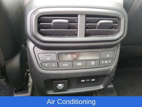 Used 2025 Honda Pilot Elite image 12