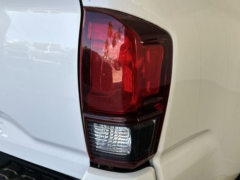 Used 2022 Toyota Tacoma 2WD Access Cab image 28