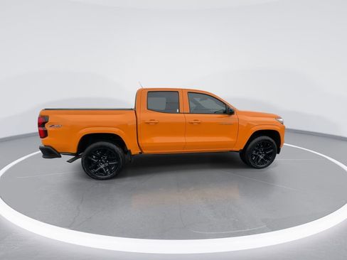 Used 2025 Chevrolet Colorado Z71 w/ Z71 Convenience Package 2 AWD/4WD image 9