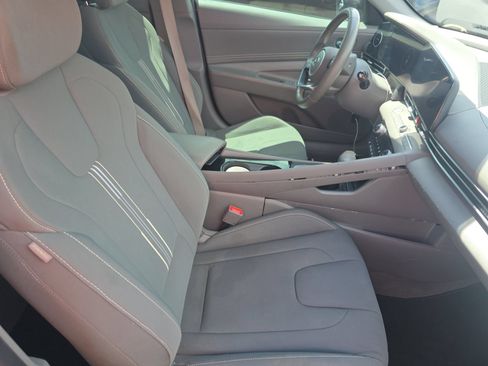 Used 2023 Hyundai Elantra SEL w/ Convenience Package FWD image 13